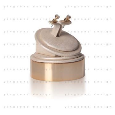 Elegant Shop Window Wedding Rings White PU Leather Ring Holder